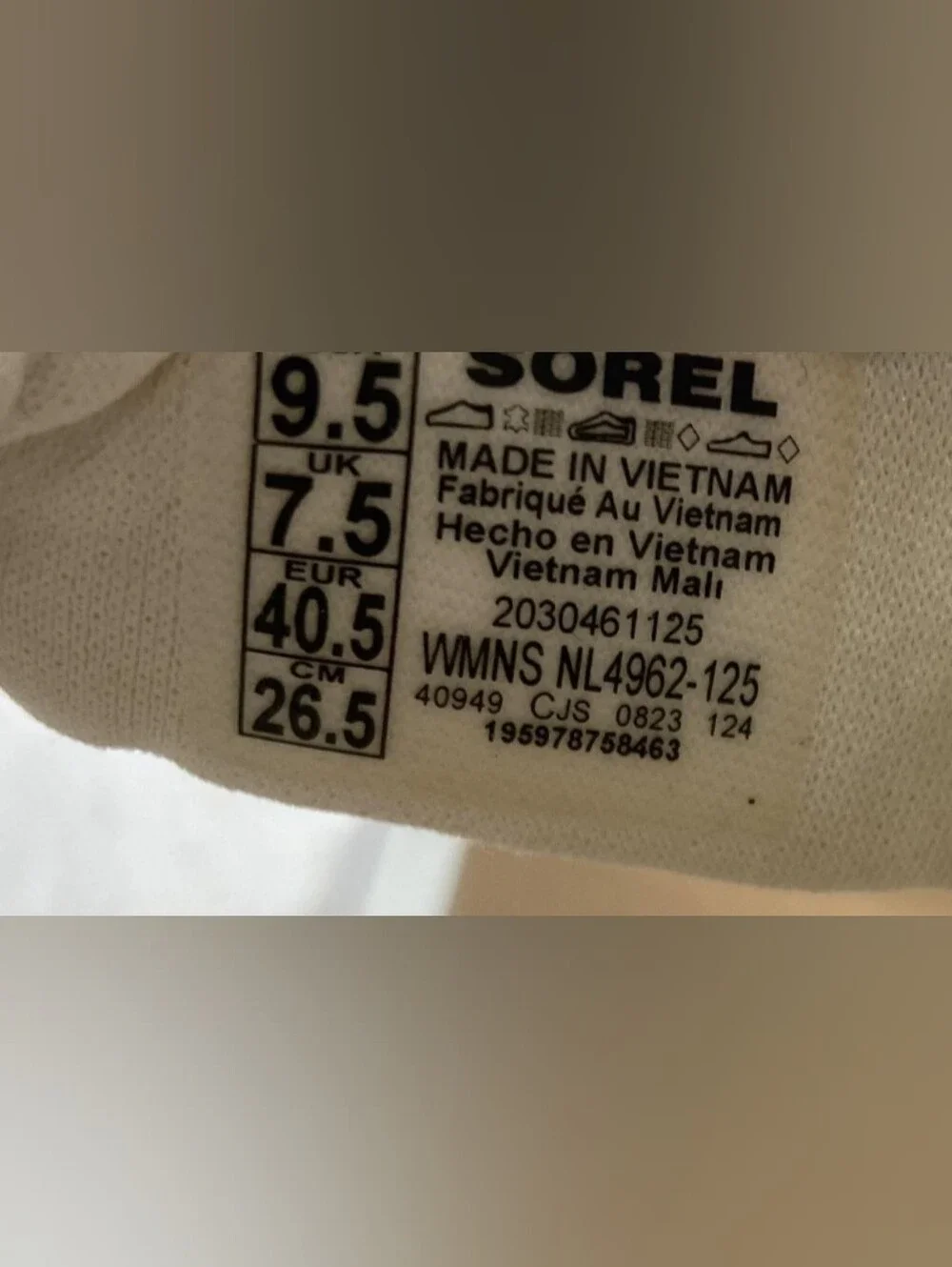 Sorel stylish white